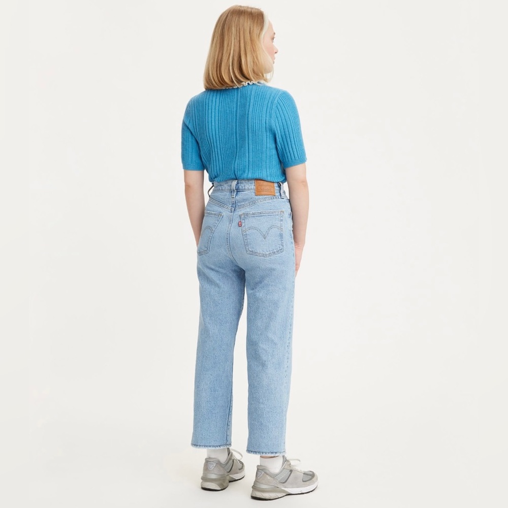 Levi’s Ribcage Straight - Picture 2 of 5